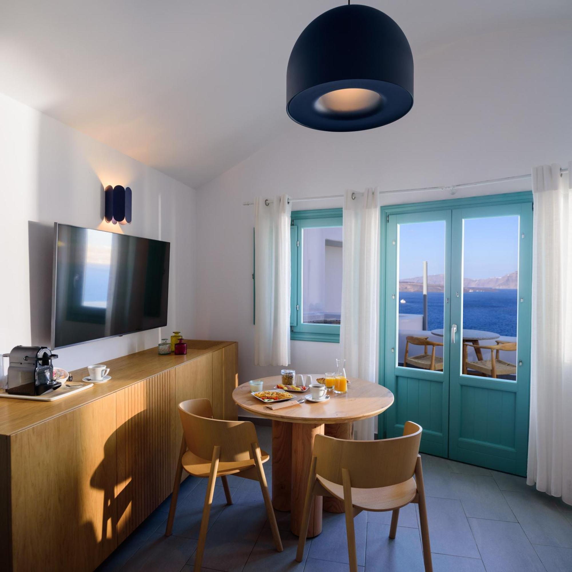 Neptune Luxury Suites Akrotírion Exterior foto