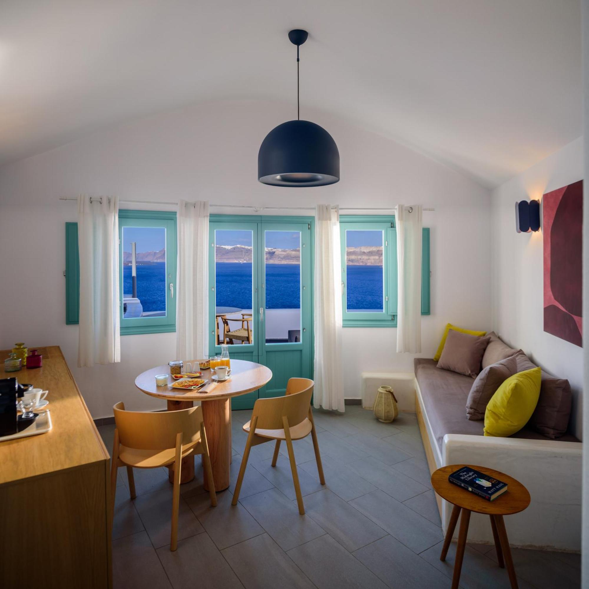 Neptune Luxury Suites Akrotírion Exterior foto