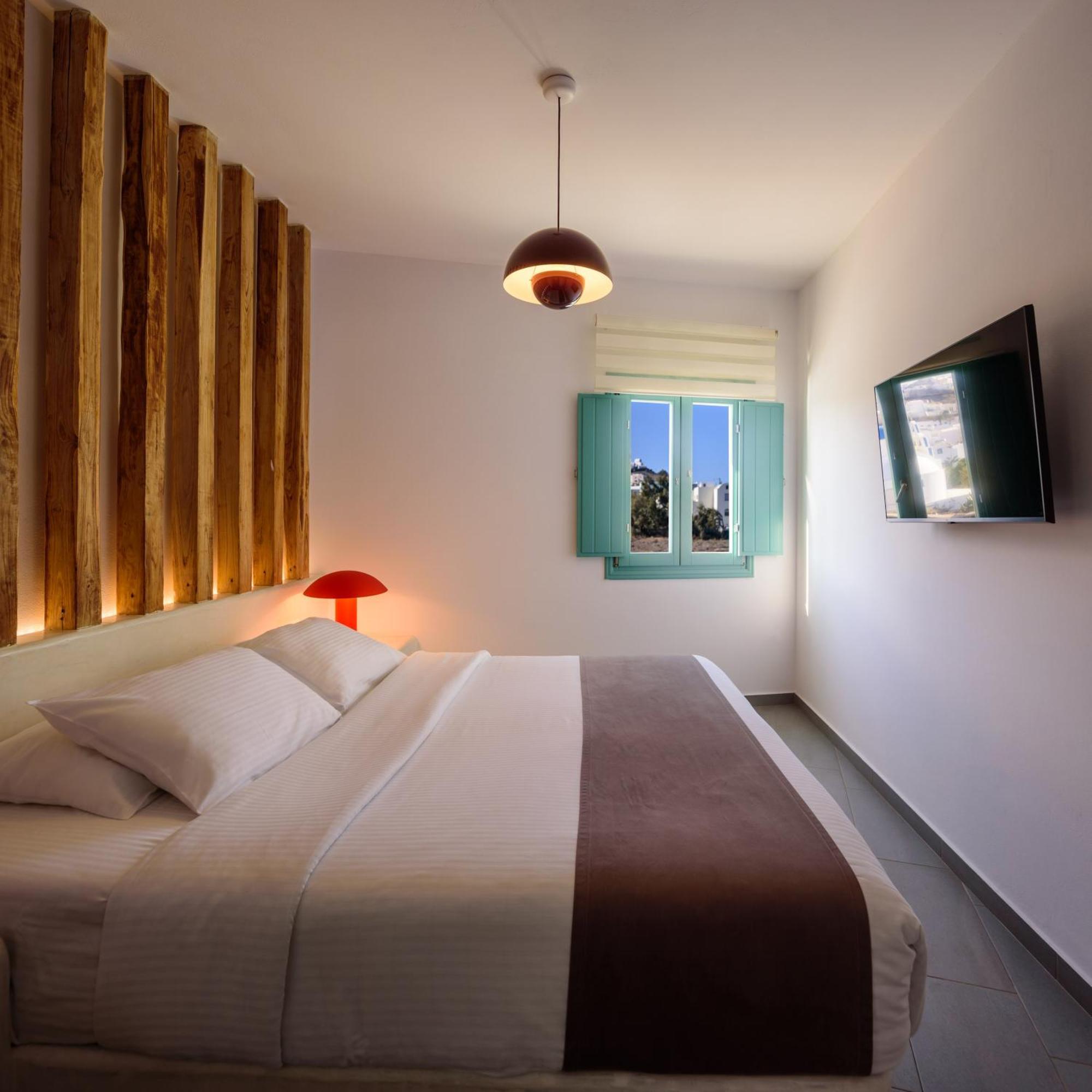 Neptune Luxury Suites Akrotírion Exterior foto